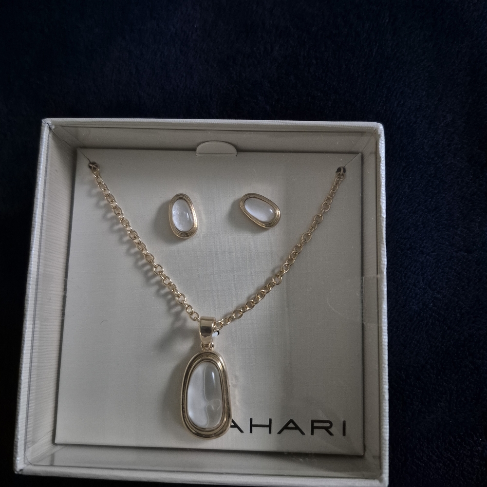 Tahari Gold Necklace Set with White Accents - Picture 3 of 3